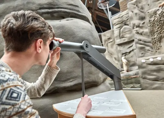 Auf Klassenfahrt mit HEROLÉ: Schüler bei der Erkundung des Elbsandsteingebirges im Nationalparkzentrum Bad Schandau Sächsische Schweiz