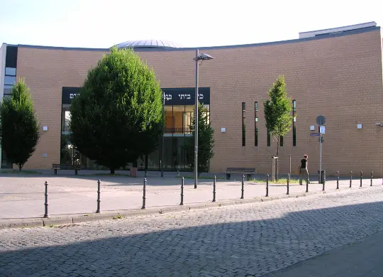 Auf Klassenfahrt mit HEROLÉ: Neue Synagoge in Aachen