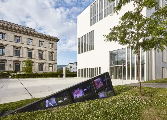 Auf Klassenfahrt mit HEROLÉ: Außenansicht NS-Dokumentationszentrum München