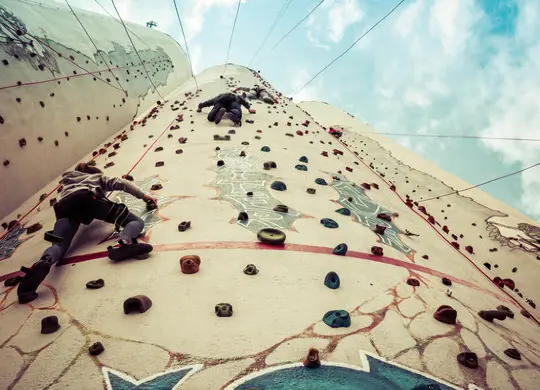 Auf Klassenfahrt mit HEROLÉ: hoch hinauf beim Silo Climbing auf Fehmarn
