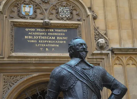 Shakespeare Denkmal in Oxford  Auf Klassenfahrt mit HEROLÉ: Shakespeare Denkmal in Oxford.
