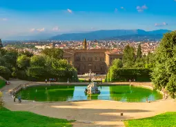 Aussicht auf den Palazzo Pitti und die Boboli-Gärten in Florenz Auf Klassenfahrt mit HEROLÉ: Vielfältige Stadt mit erhaltener, schöner Architektur
