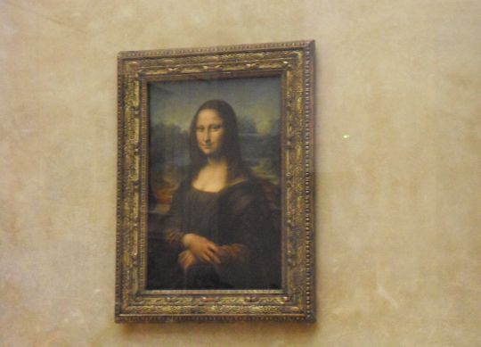 Die Mona Lisa im Louvre in Paris Auf Klassenfahrt mit HEROLÉ: Bestaunen Sie die Mona Lisa im Louvre in Paris