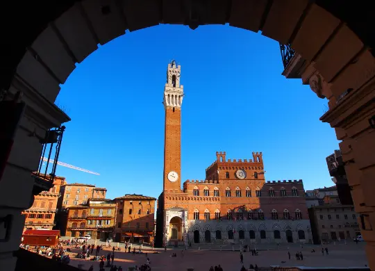 Auf Klassenfahrt mit HEROLÉ: Piazzale Campo Siena in der Toskana