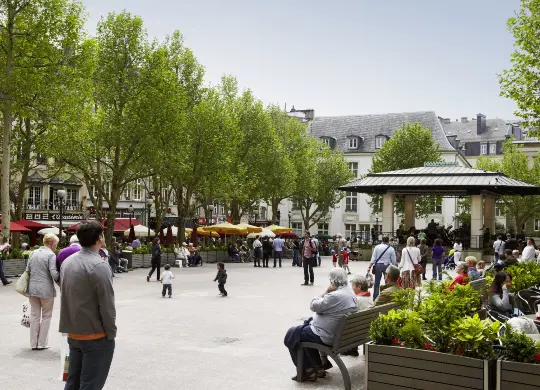 Auf Klassenfahrt mit HEROL&Eacute;: Place d'Armes in Luxembourg