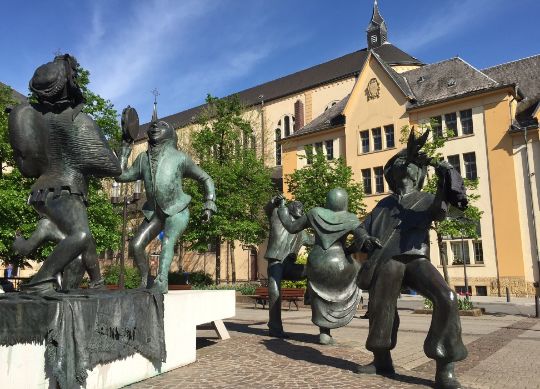 Place du Theatre in Luxembourg Auf Klassenfahrt mit HEROLÉ: Place du Theatre in Luxembourg