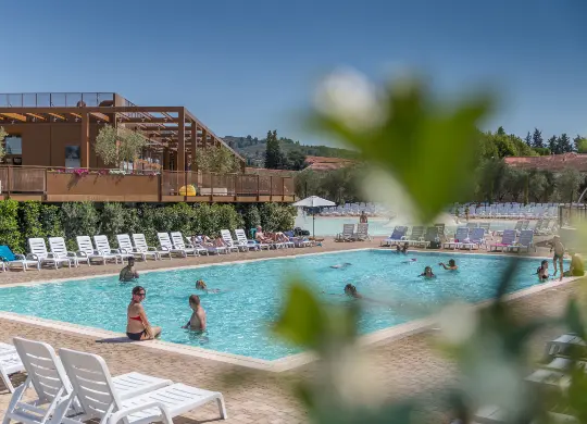 Auf Klassenfahrt mit HEROLÉ: Poolbereich Camping Firenze in Florenz