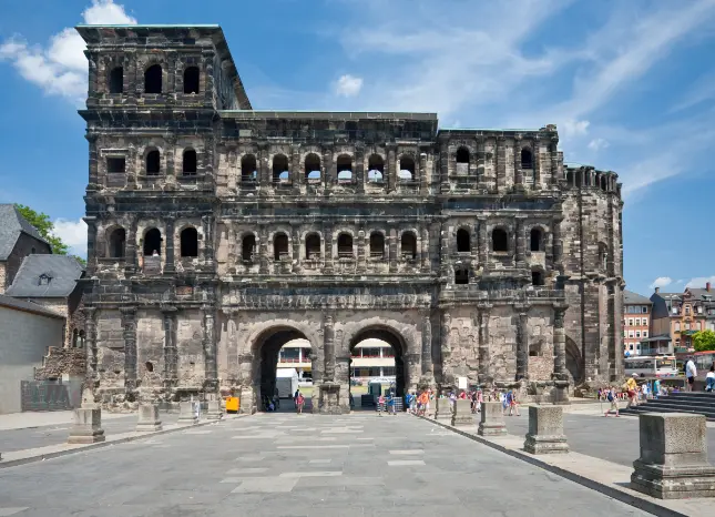 Porta Nigra Trier/Eifel Auf Klassenfahrt mit HEROLÉ: Die Porta Nigra in Trier in der Eifel
