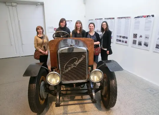 Auf Klassenfahrt mit HEROLÉ: Ausflug Skoda Museum in Prag.