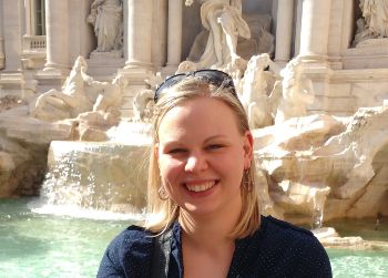 Reiseexpertin Tina Dietz in Rom Haben Sie Fragen zu einer Klassenfahrt nach Rom? Unsere Reiseexpertin Tina Dietz beantwortet Ihnen diese gern und steht für eine umfassende Planung Ihrer Klassenfahrt zur Verfügung.