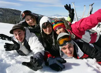 Auf Klassenfahrt mit HEROL&Eacute;: Skigebiet Spa&szlig; im Riesengebirge.