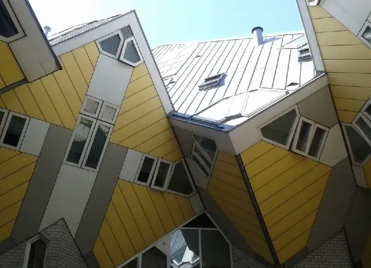 Stayokay Hostel Außenansicht in Rotterdam Auf Klassenfahrt mit HEROLÉ: Außenansicht des Stayokay Hostels in Rotterdam