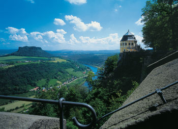 Der Blick von der Festung Königsstein in der Sächsischen Schweiz Auf Klassenfahrt mit HEROLÉ: Genießen Sie den traumhaften Blick von der Festung Königsstein in der Sächsischen Schweiz