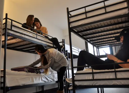 Auf Klassenfahrt mit HEROLÉ: Sechsbettzimmer im THE ASH in Antwerpen