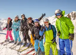 Auf Klassenfahrt mit HEROLÉ: Schüler beim Skikurs Österreich
