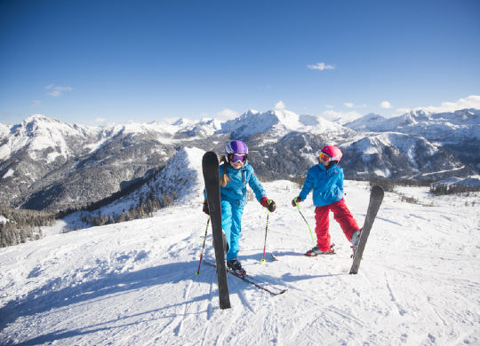 Skikurs in Skiregion Ski amadé Auf Klassenfahrt mit HEROLÉ: Ein Blick auf einen Skikurs in der Skiregion Ski amadé