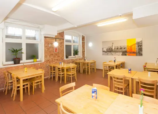 Auf Klassenfahrt mit HEROLÉ: Speisesaal im a&o Hostel Leipzig Hauptbahnhof