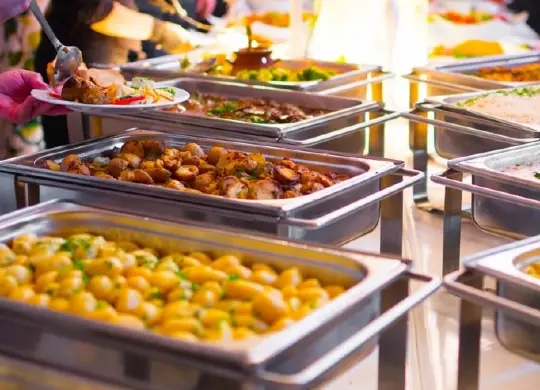 Auf Klassenfahrt mit HEROLÉ: Abendbuffet im Sporthotel Josef im Salzburger Land