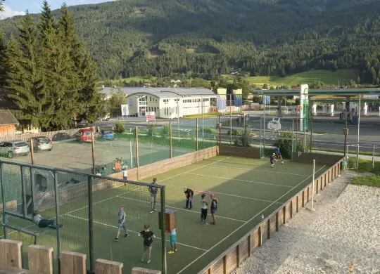 Auf Klassenfahrt mit HEROLÉ: Sportplätze des JUFA Hotels Lungau im Salzburger Land