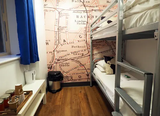 Auf Klassenfahrt mit HEROLÉ: Übernachten Sie in den Zweibettzimmern des St. Christopher's Inn The Village in London