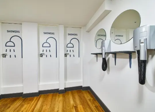 Auf Klassenfahrt mit HEROLÉ: Gemeinschaftsbäder im St. Christophers Inn The Village in London