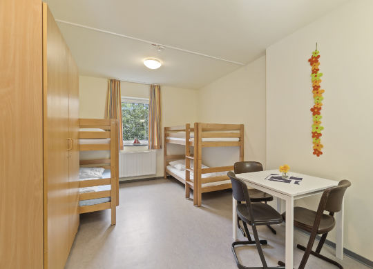 Auf Klassenfahrt mit HEROLÉ: Mehrbettzimmer St. Nikolaus Jugendstätte Rursee Eifel