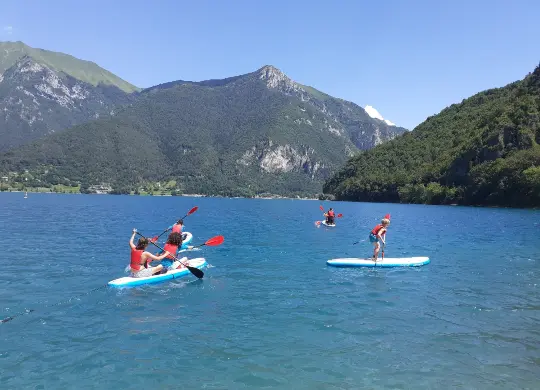 Auf Klassenfahrt mit HEROLÉ: Stand-Up-Paddling am südlichen Gardasee