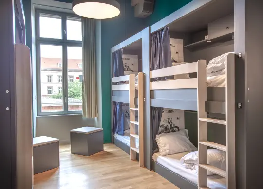 Auf Klassenfahrt mit HEROLÉ: Mehrbettzimmer im The People Hostel in Straßburg