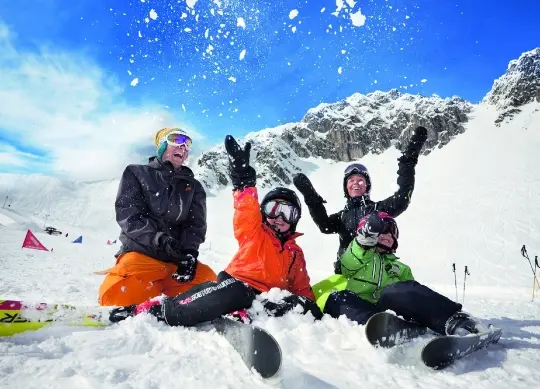 Schneespaß in Innsbruck Auf Klassenfahrt mit HEROLÉ: Schneespaß auf der Piste in Innsbruck