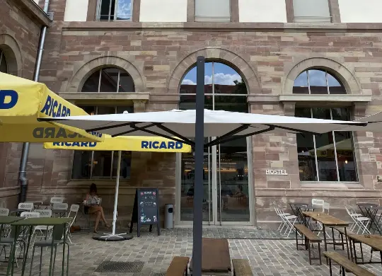 Auf Klassenfahrt mit HEROLÉ: Unterkunft in eienr alten Tabakfabrik - The People Hostel in Straßburg