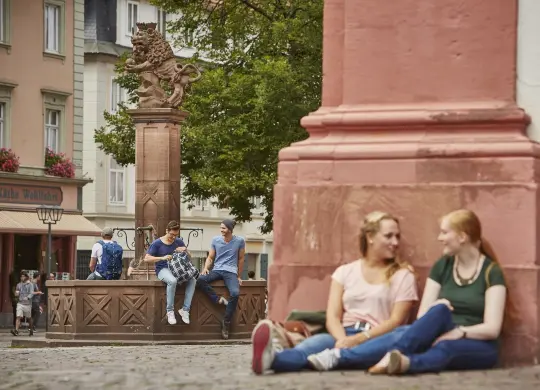 Auf Klassenfahrt mit HEROLÉ: Besuchen Sie mit Ihren Schülern den Universitätsplatz in Heidelberg