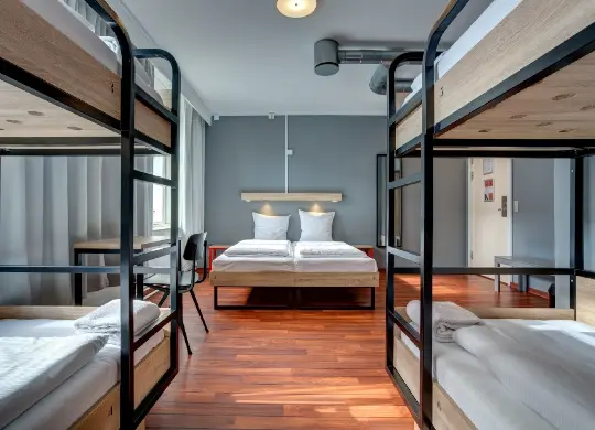 Urban House by MEININGER in Kopenhagen Auf Klassenfahrt mit HEROLÉ: Mehrbettzimmer im Urban House by MEININGER in Kopenhagen