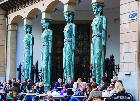 Auf Klassenfahrt mit HEROLÉ: The Winkel van Sinkel in Utrecht.