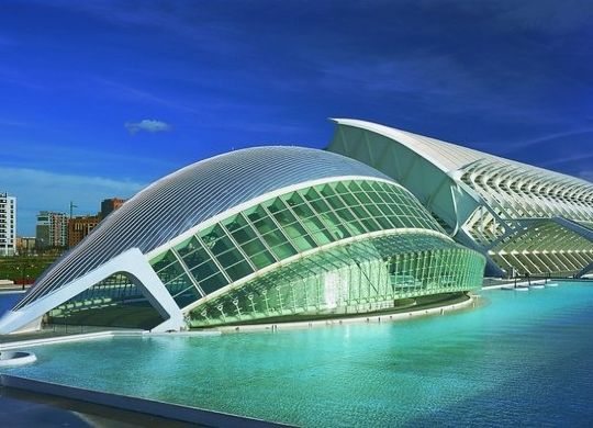 L'Hemisfèric in Valencia Auf Klassenfahrt mit HEROLÉ: L'Hemisfèric in Valencia