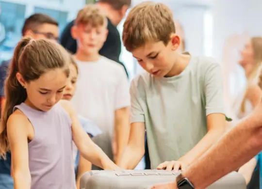 Auf Klassenfahrt mit HEROLÉ: Zusammen lernen in der VDI GaraGe