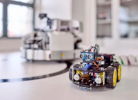 Auf Klassenfahrt mit HEROLÉ: Spannende Workshops in der Erlebniswerkstatt der VDI GaraGe