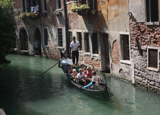 Gondelfahrt in Venedig Auf Klassenfahrt mit HEROLÉ: Gondelfahrt in Venedig.