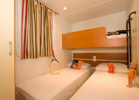 Auf Klassenfahrt mit HEROLÉ: Übernachten Sie in den Mehrbettzimmern des Camping Cavallino in Cavallino in Venetien