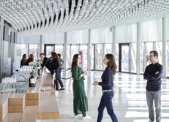Auf Klassenfahrt mit HEROLÉ: Verkostung in La Cité du Vin in Bordeaux