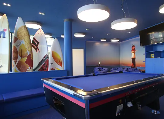 Warnemünde - ChillOutArea in der Jugendherberge Warnemünde Auf Klassenfahrt mit HEROLÉ: ChillOutBereich in der Jugendherberge Warnemünde