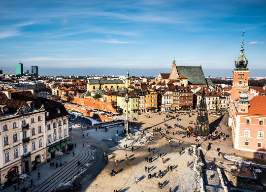 Blick auf die Stadt in Warschau Auf Klassenfahrt mit HEROLÉ: Blick auf Stadt im Winter in Warschau