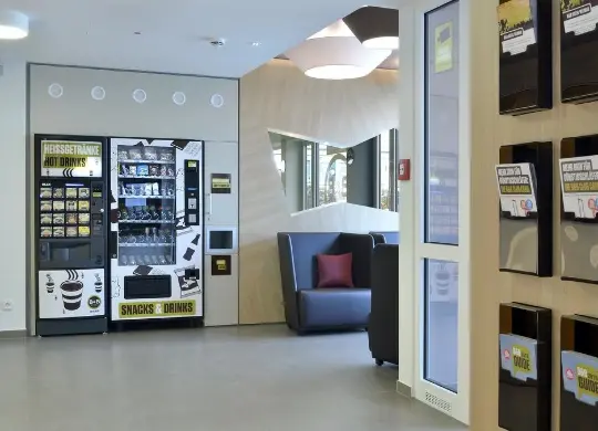 Auf Klassenfahrt mit HEROLÉ: Weimar - Foyer im B&B Weimar