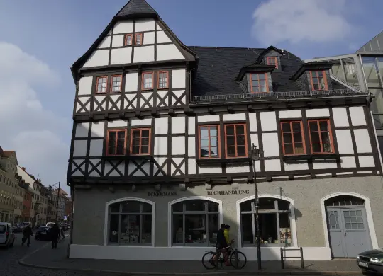 Auf Klassenfahrt mit HEROLÉ: Fachwerkhaus in der Innenstadt Weimar