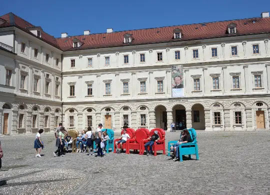 Auf Klassenfahrt mit HEROLÉ: Schlosshof in Weimar