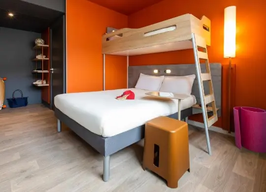 Auf Klassenfahrt mit HEROLÉ: Wenige Dreibettzimmer vorhanden im Ibis Budget Strasbourg Centre Republique in Straßburg