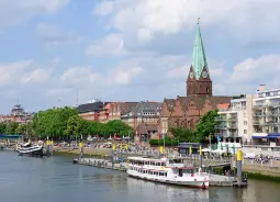 Weserschiffe in Bremen  Auf Klassenfahrt mit HEROLÉ: Weserschiffe in Bremen.
