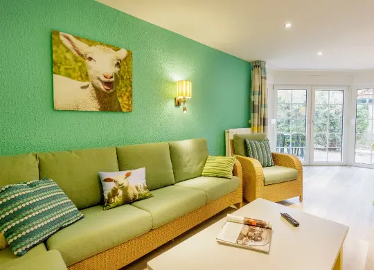 Wohnbereich im Center Parcs Ferienpark Nordseeküste Auf Klassenfahrt mit HEROLÉ: Wohnbeispiel im Center Parcs Ferienpark Nordseeküste