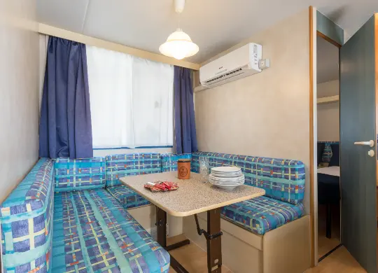 Auf Klassenfahrt mit HEROLÉ: Zimmerbeispiel eines Mobilhomes vom Roma Capitol bei Rom