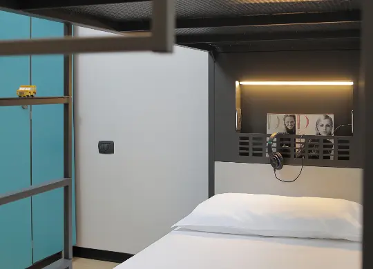 Auf Klassenfahrt mit HEROLÉ: Zimmerbeispiel im PLUS Hostel Florence in Florenz