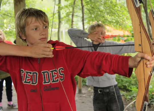 Auf Klassenfahrt mit HEROLÉ: Heinopark - Bogenschießen in Zwolle